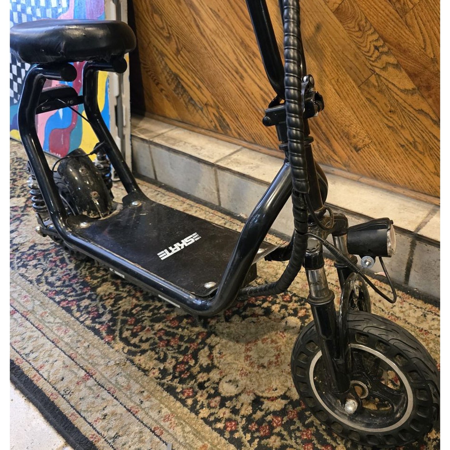 SKRT Electric Scooter / 350W / 48V  / 18 MPH / 18.6 Miles / 20" Wheels /Foldable /