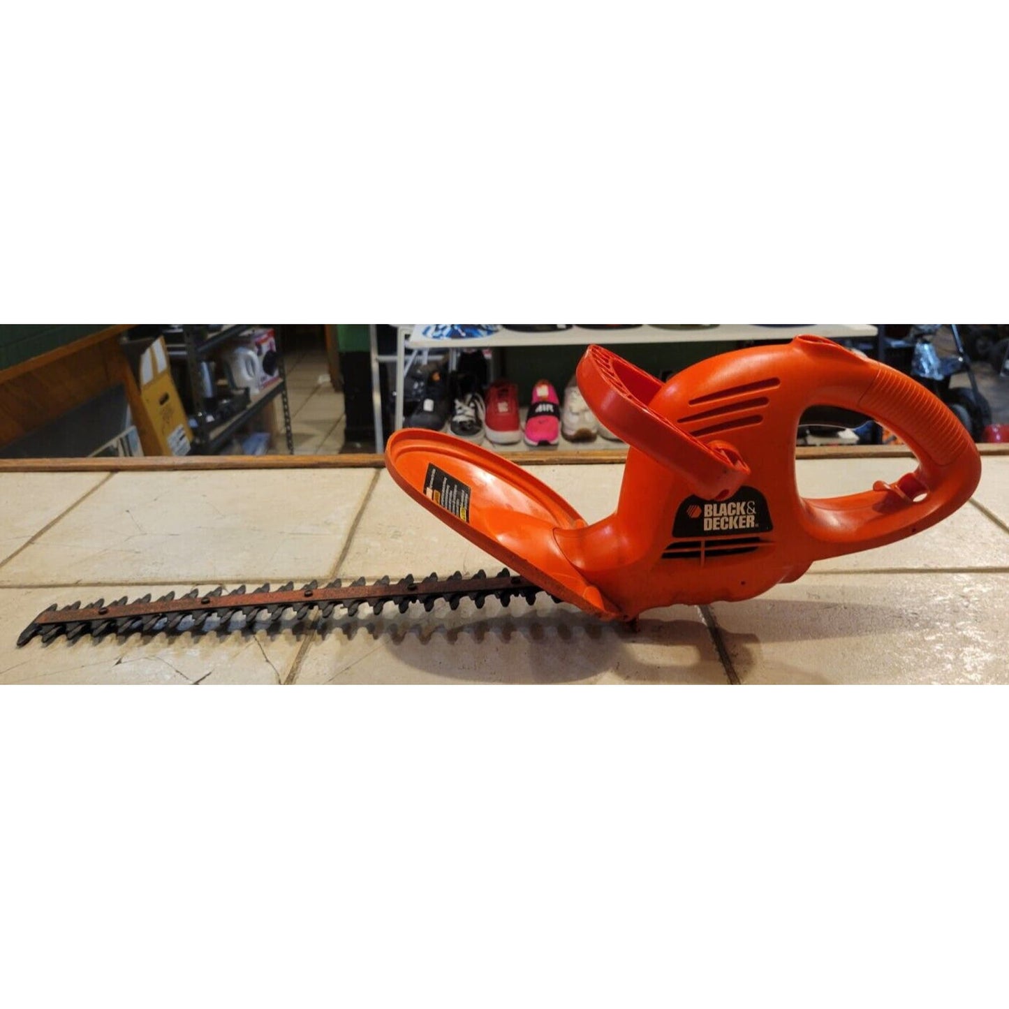 Black & Decker Corded 17 inch Electric Hedge Trimmer, Model TR1700