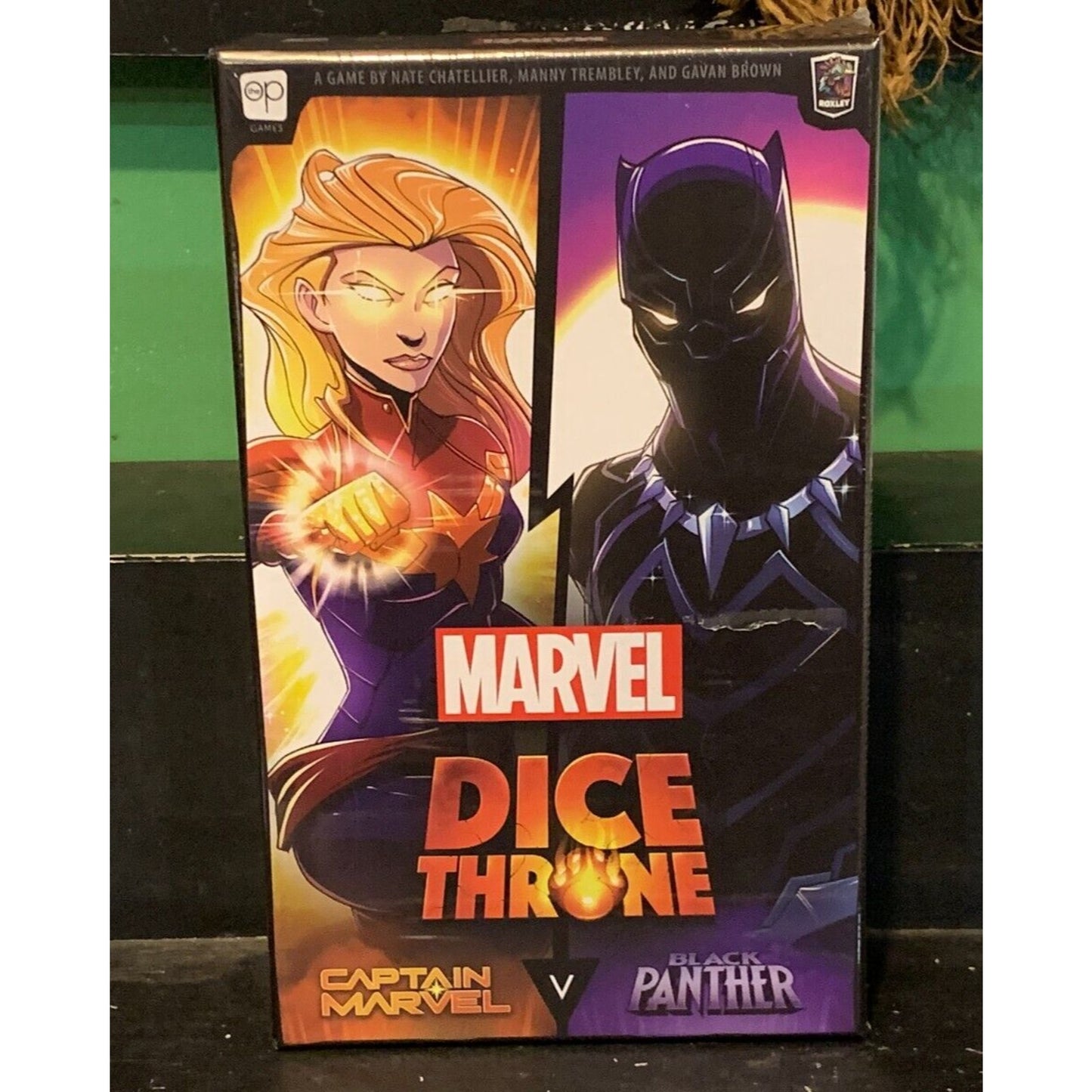 Dice Throne Game: MARVEL Captain Marvel vs. Black Panther