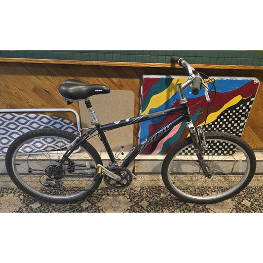 Diamondback WildWoodCM / 26" Wheels / 16" Frame / 21-Speed /