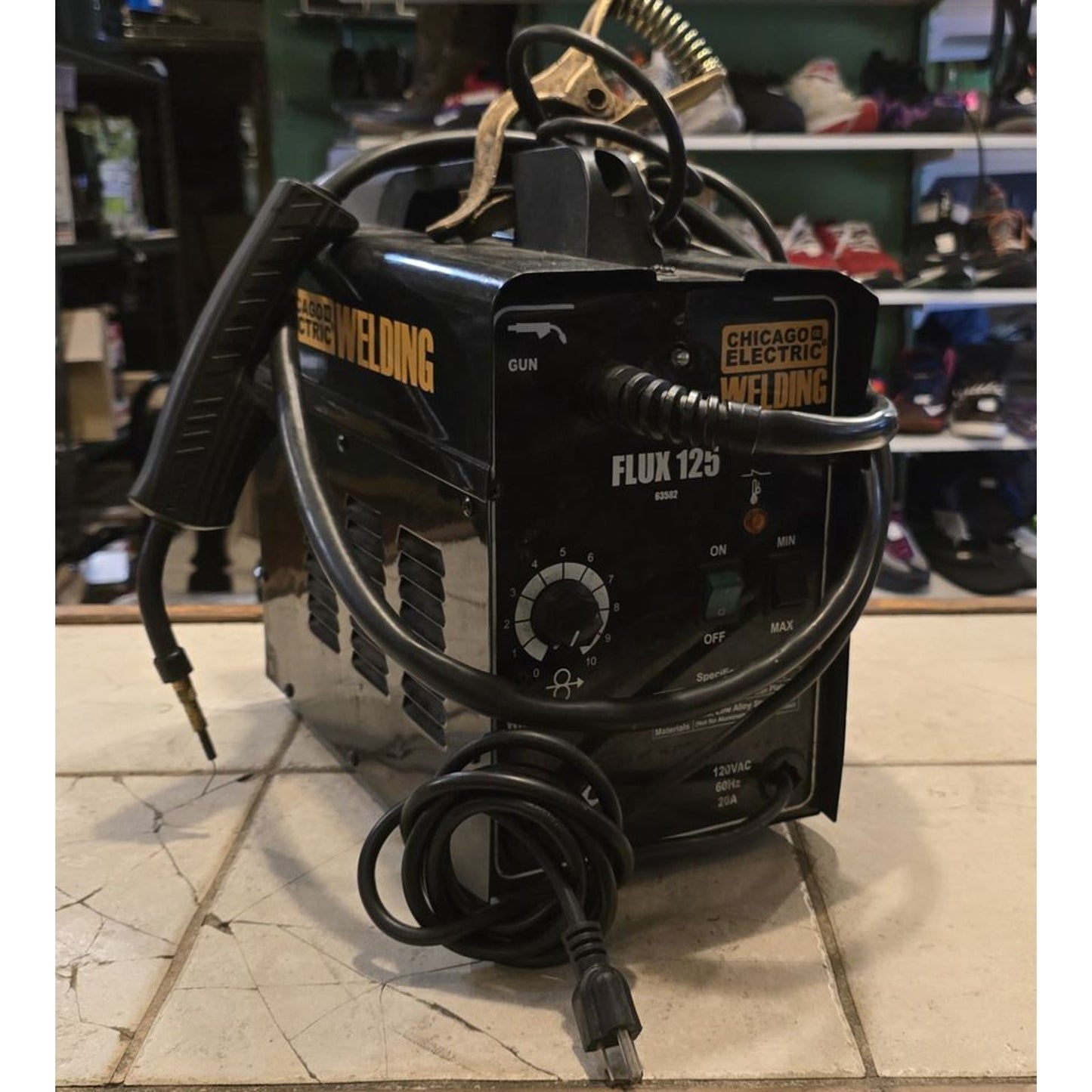 Chicago 63582 Flux 125 Welder / 120V / 125A /