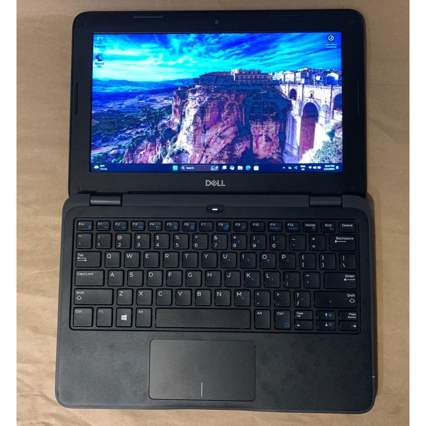 Dell Latitude 3190 Windows 11 - Laptop 2-in-1 / 64GB / 4GB DDR4 / INTEL 1.1GHZ