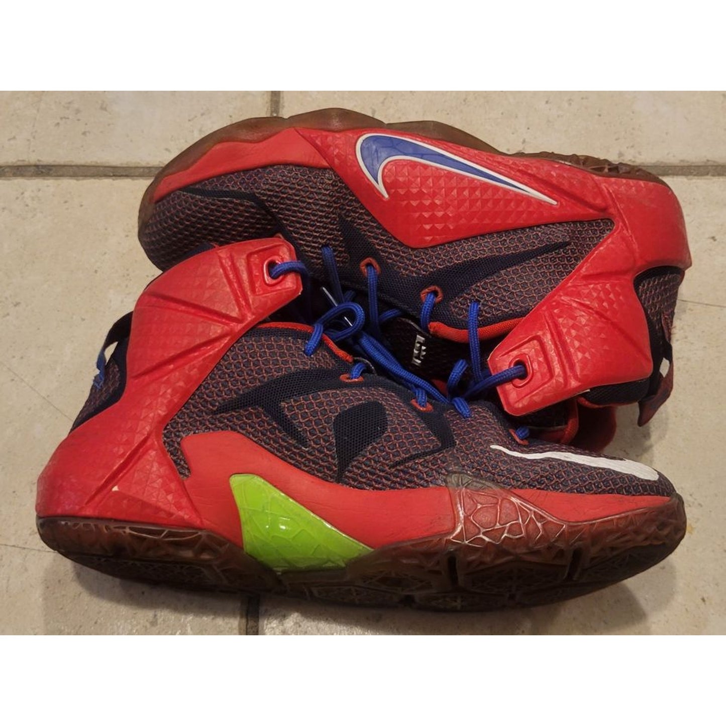 Nike Lebron 12 Superman 6.5Y 685181-601 Red/Blue/Black