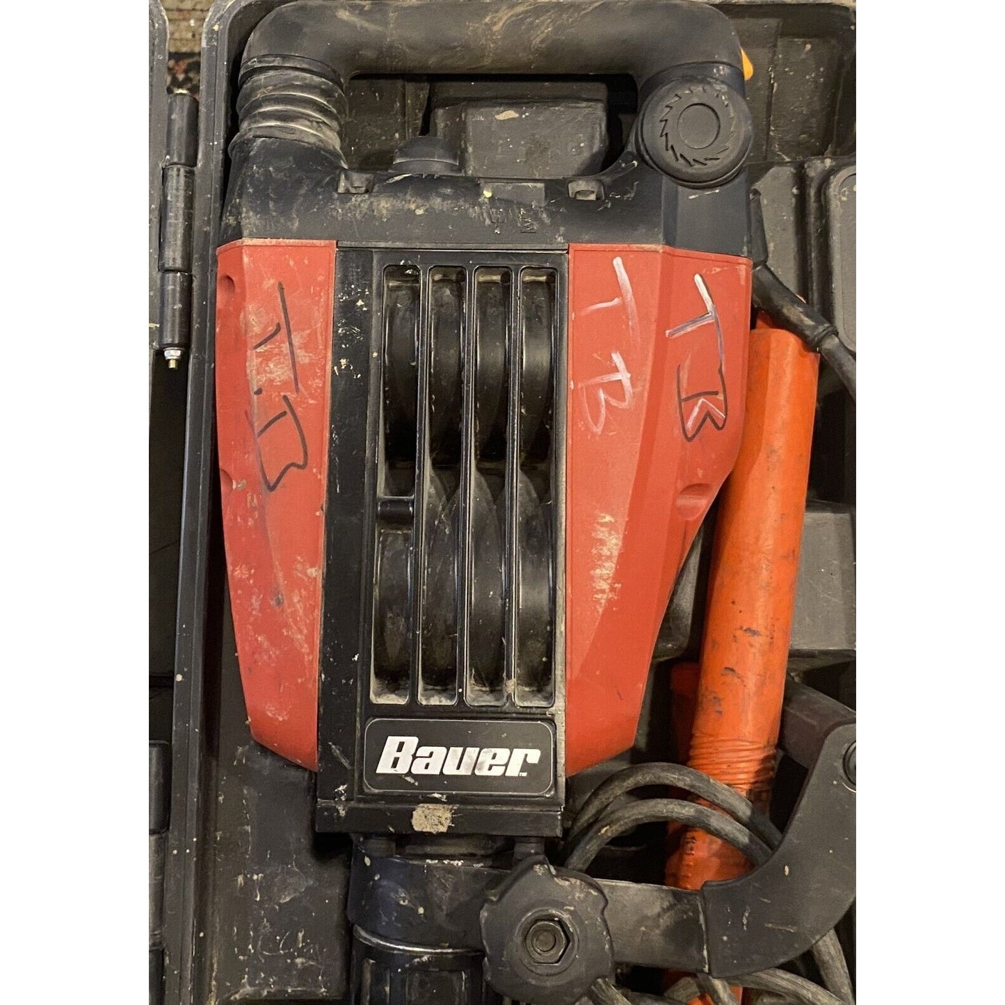 Bauer 1632E-B Hex Lower Wall Breaker Hammer Kit 15 Amp 35 Lb. 1-1/8 In