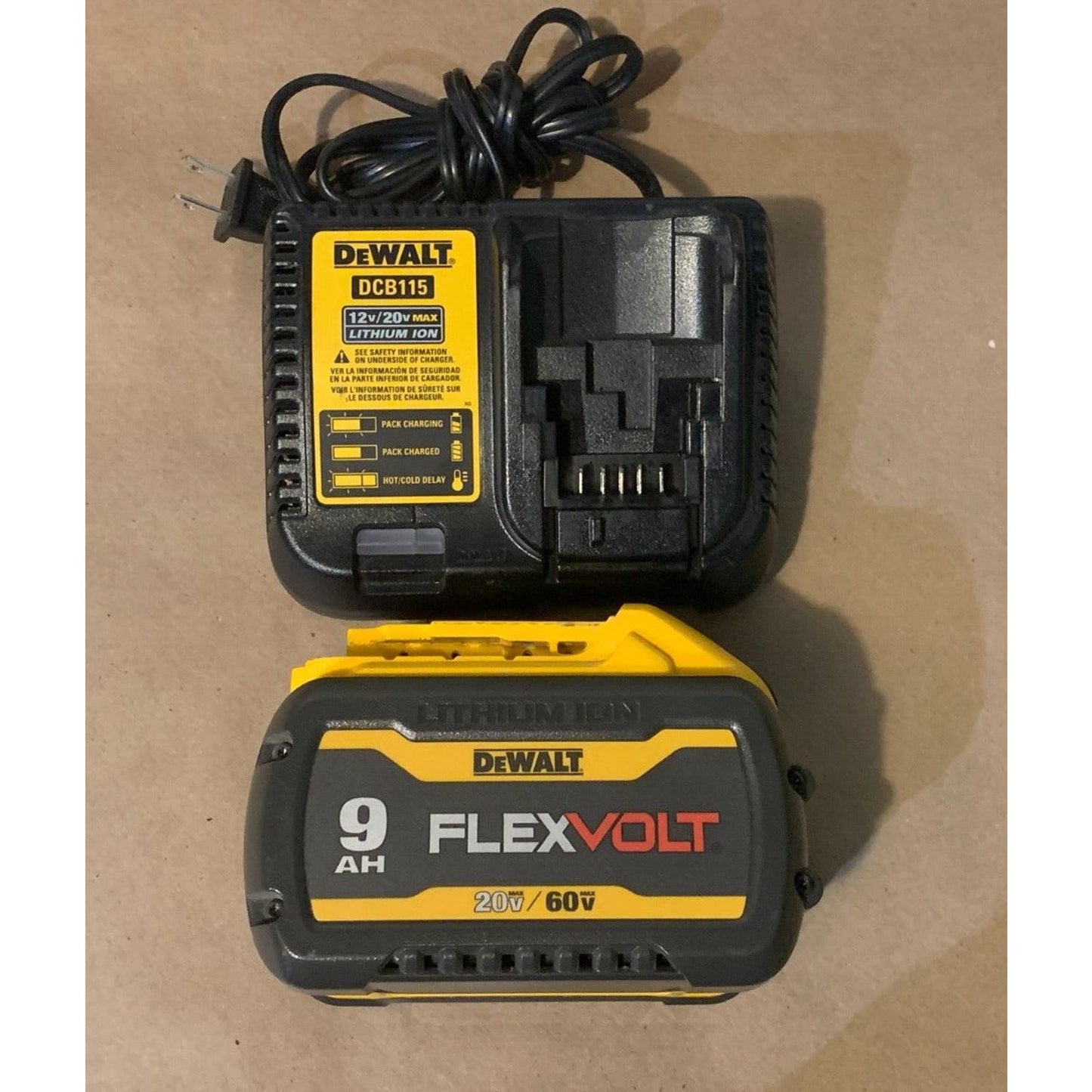 DEWALT (DCB609) FLEXVOLT 20V/60V MAX* Battery, 9.0-Ah & CHARGER DCB115