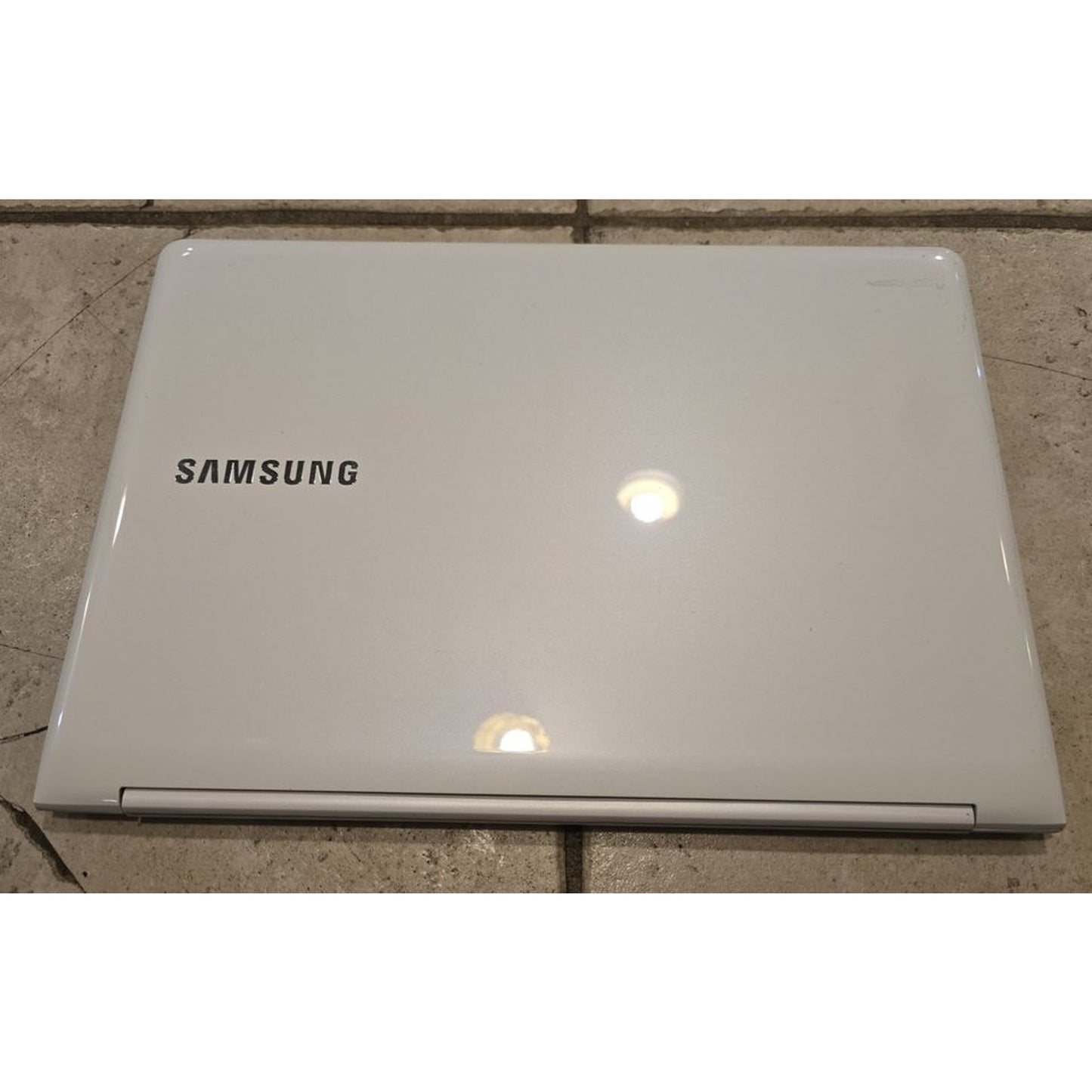 Samsung ATIV Book 9 Lite / Intel Quad Core 1.4Ghz / 128GB SSD / 4GB Ram / NP915S3G /