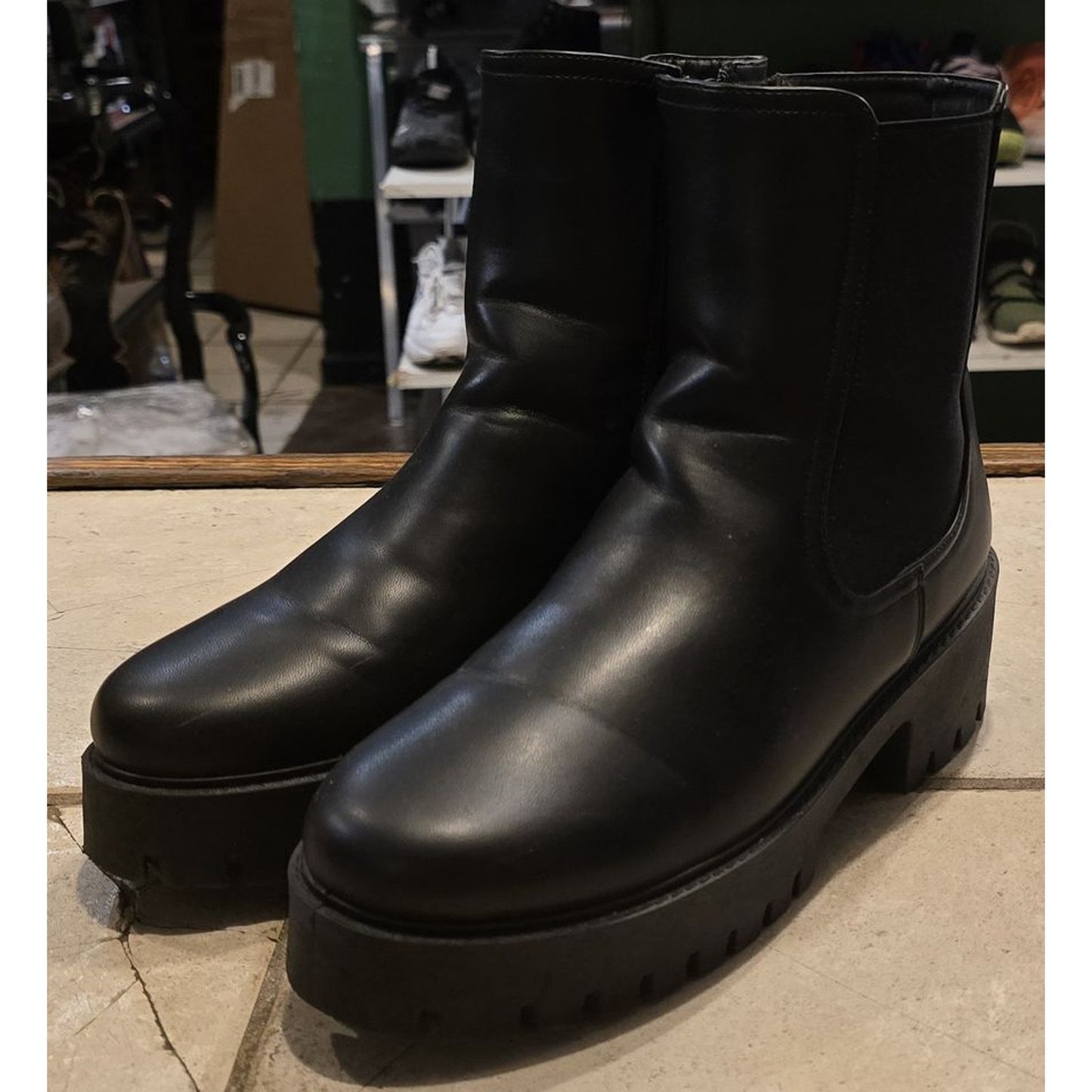 10W Boots