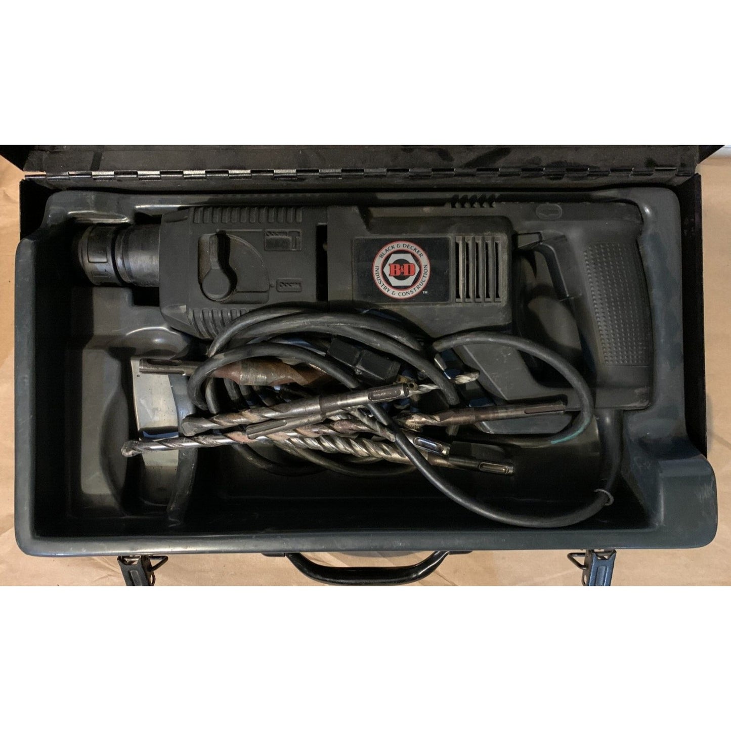 BLACK & DECKER TOOLS 3/4" ELECTRIC ROTARY HAMMER DRILL, 5054, WITH METAL CASE