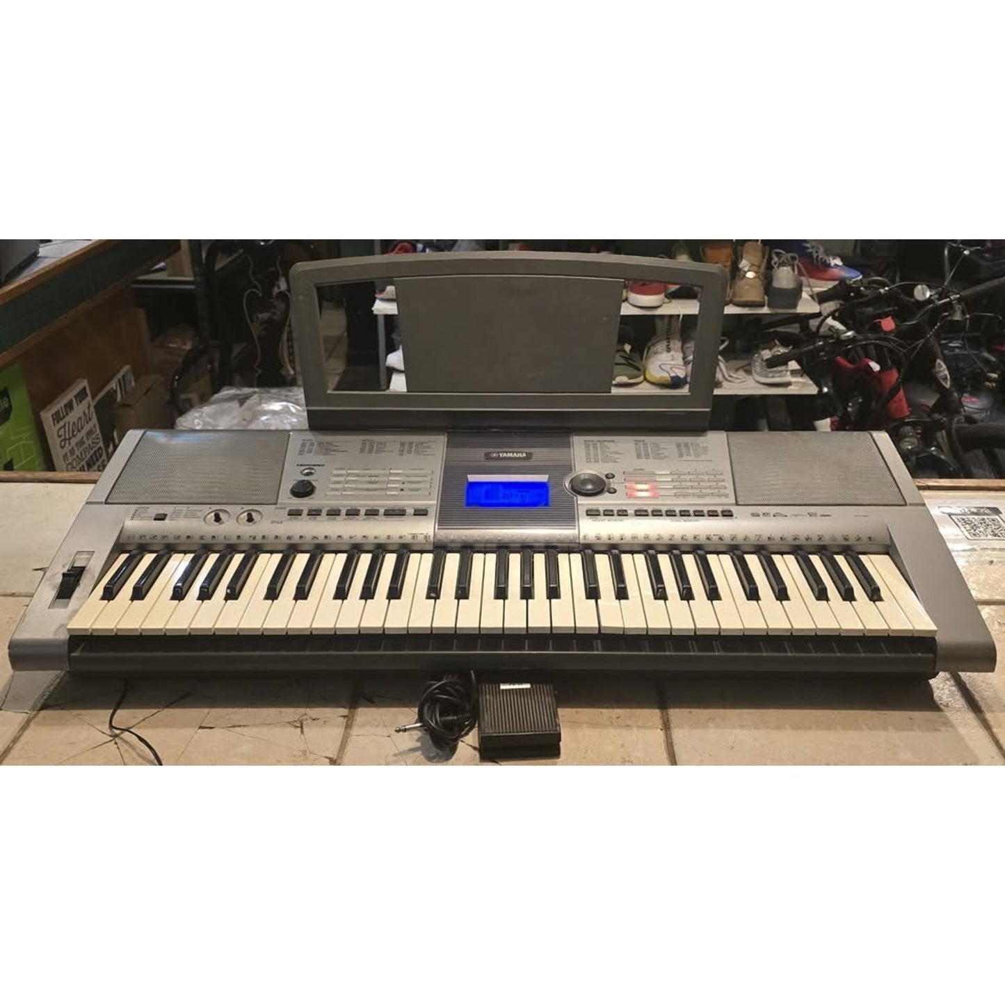 Yamaha 61-Key Portable Electric Keyboard / YPT-400 /