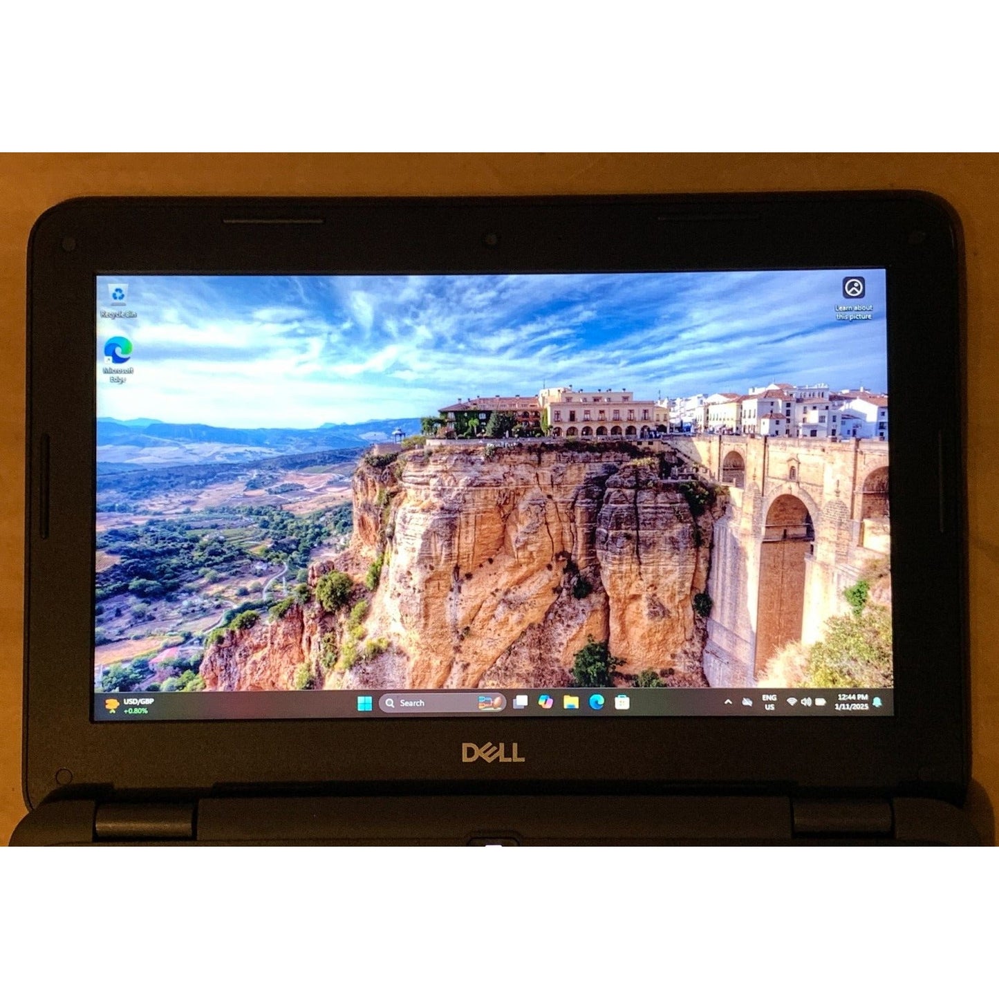 Dell Latitude 3190 Windows 11 - Laptop 2-in-1 / 64GB / 4GB DDR4 / INTEL 1.1GHZ