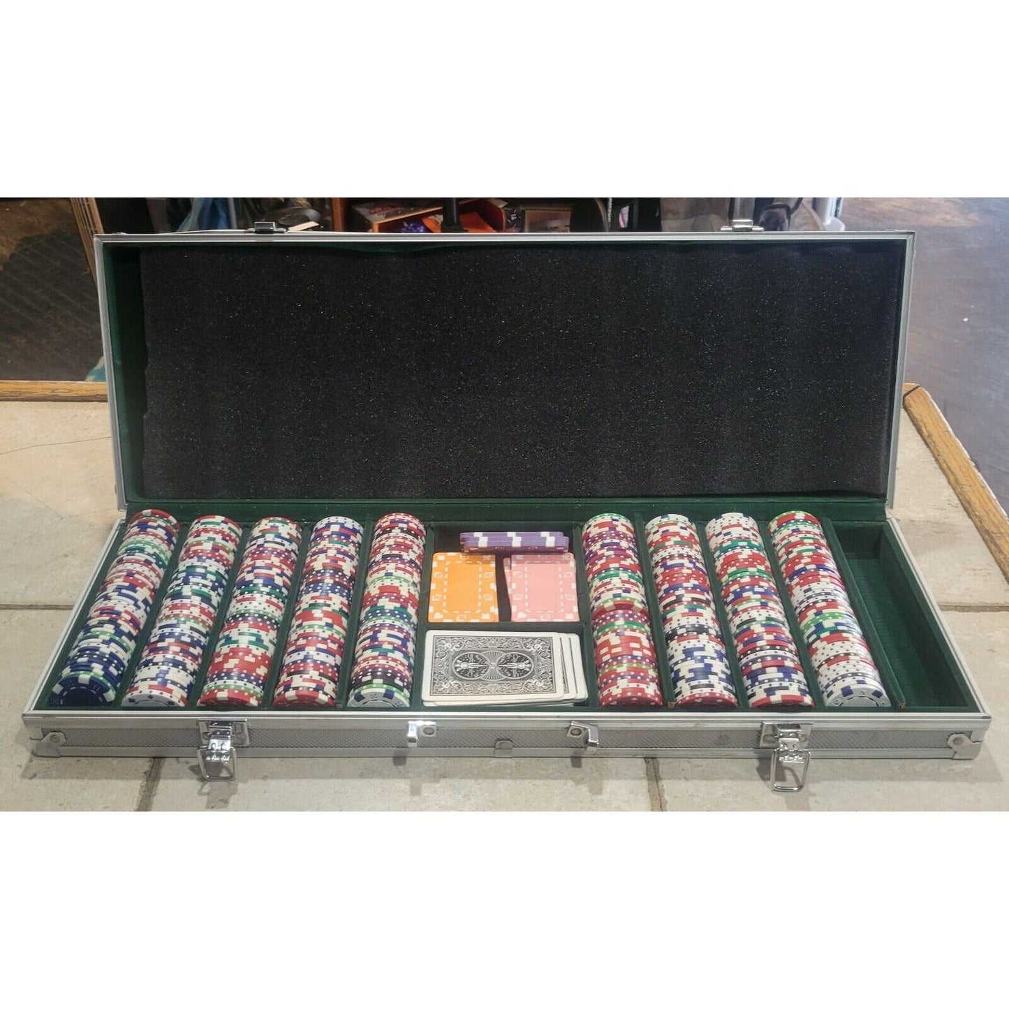 400 Piece Poker Set W/ Case