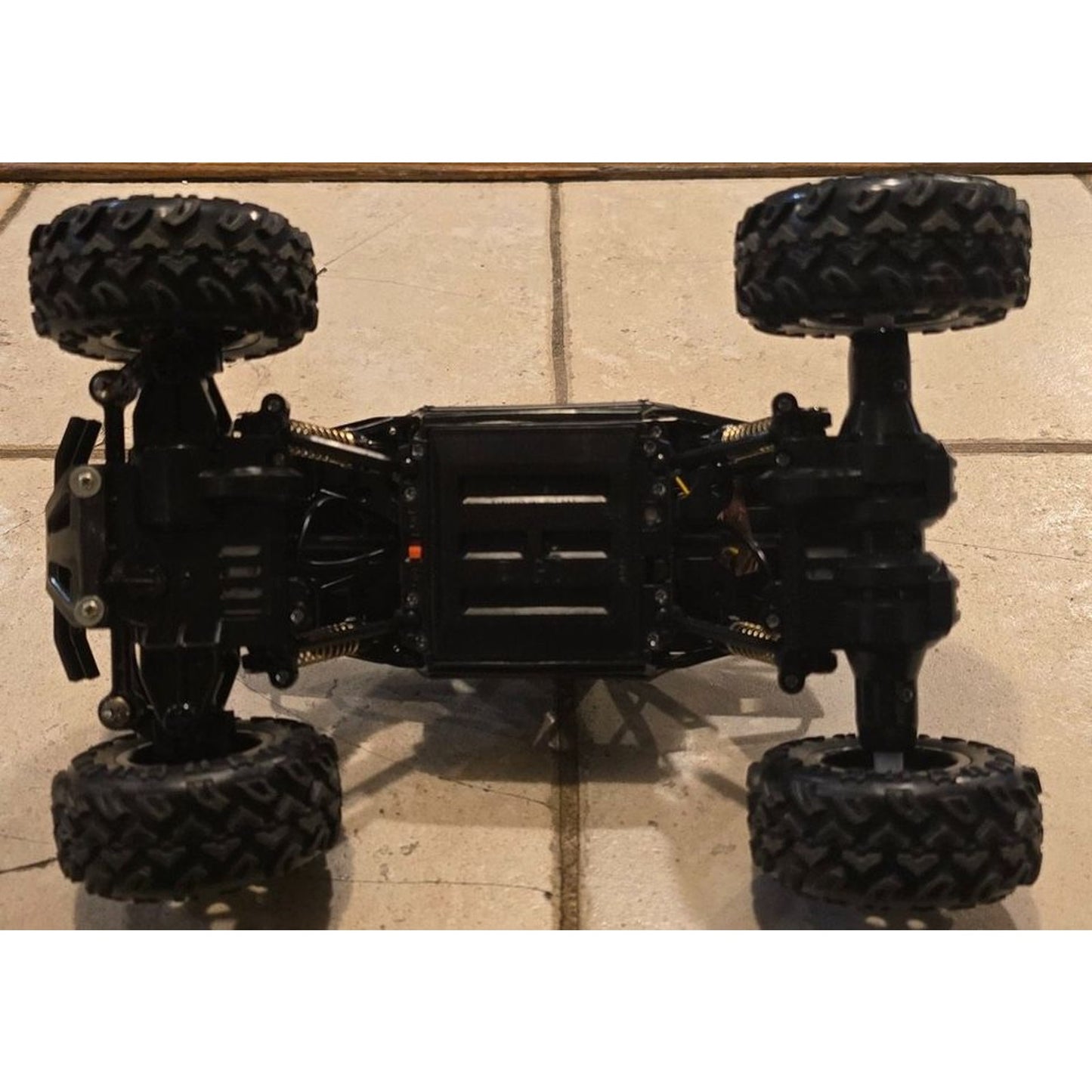 Maxis Q3 Remote Controlled Dune Buggy