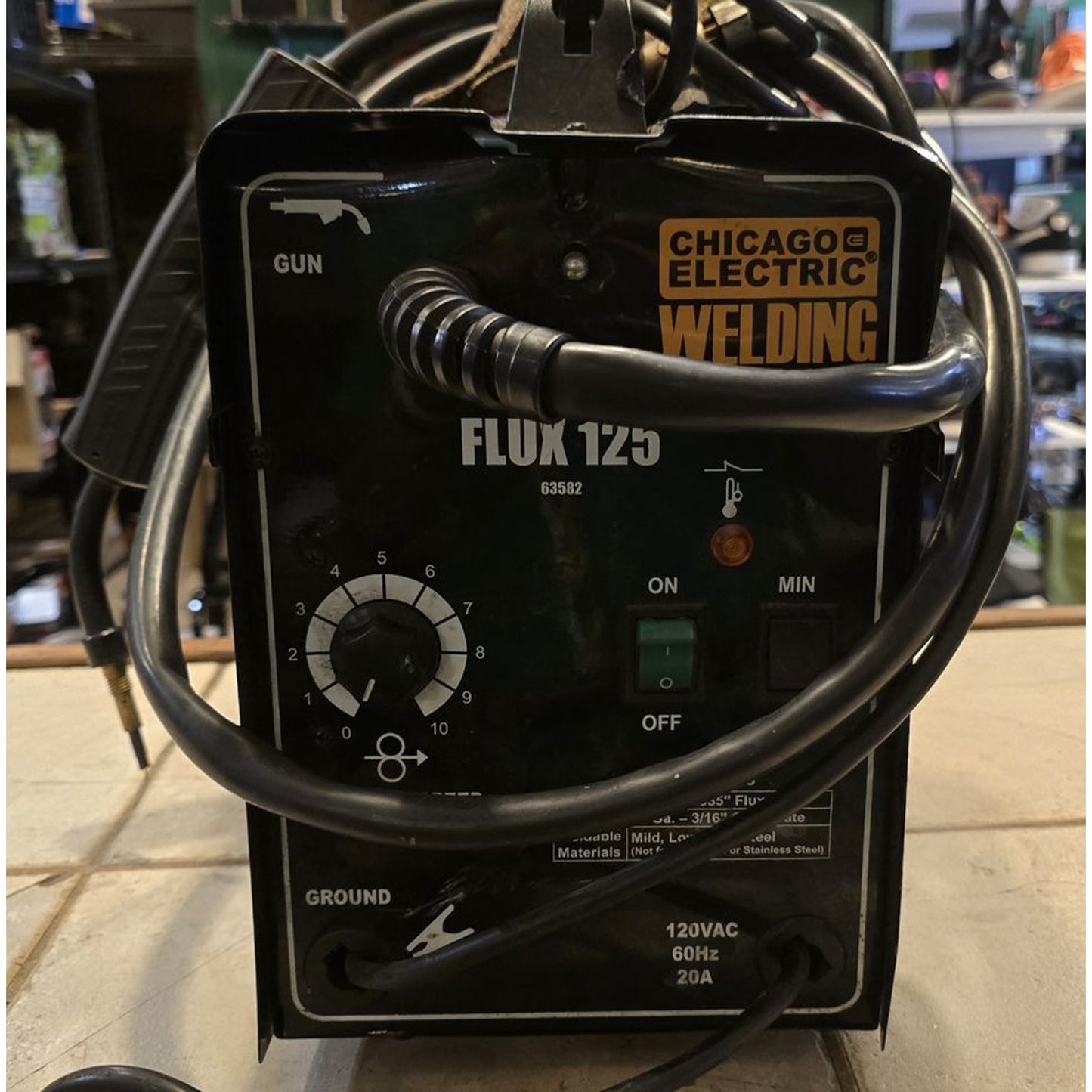 Chicago 63582 Flux 125 Welder / 120V / 125A /