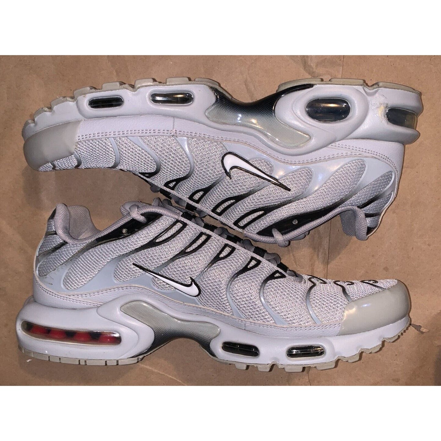 Nike Air Max Plus Wolf Gray Mens Size 10 Athletic Shoes Sneakers 852630-021