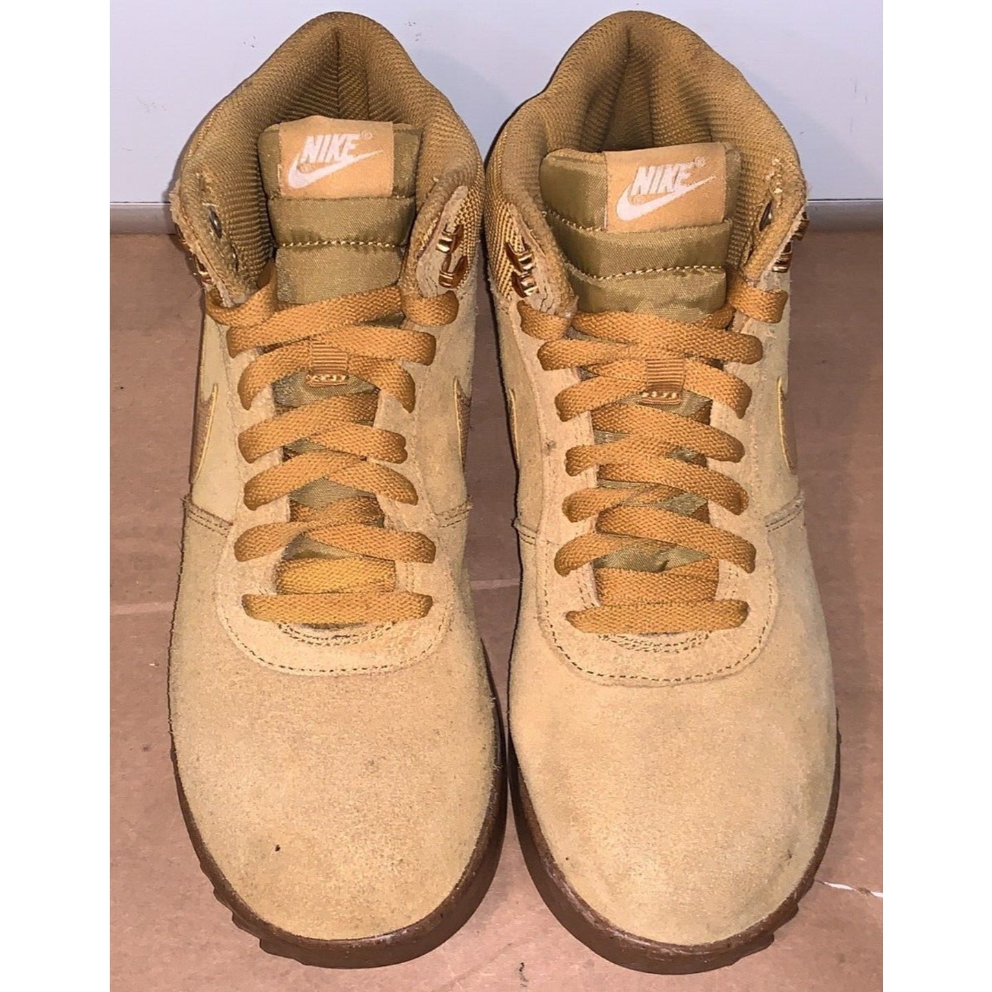 Nike Hoodland Suede Haystack Sail Gum Light Brown Men's Size 8 654888-727