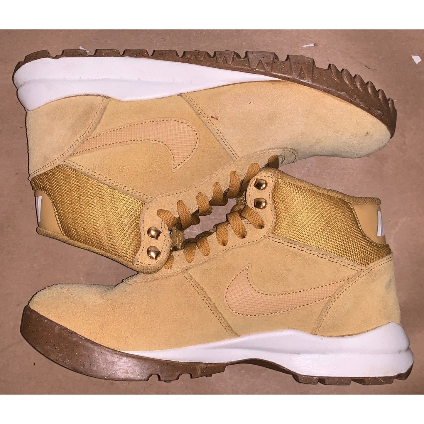 Nike Hoodland Suede Haystack Sail Gum Light Brown Men's Size 8 654888-727