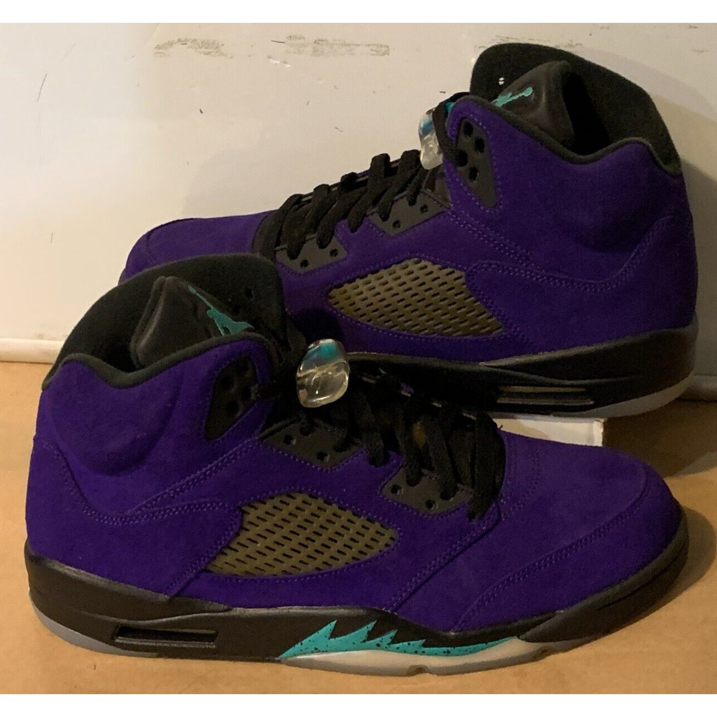 Size 11 - Jordan 5 Retro Alternate Grape 2020 136027-500