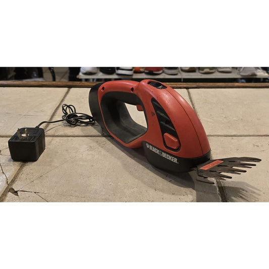 Black & Decker SCC1000 Cordless Hedge Trimmers