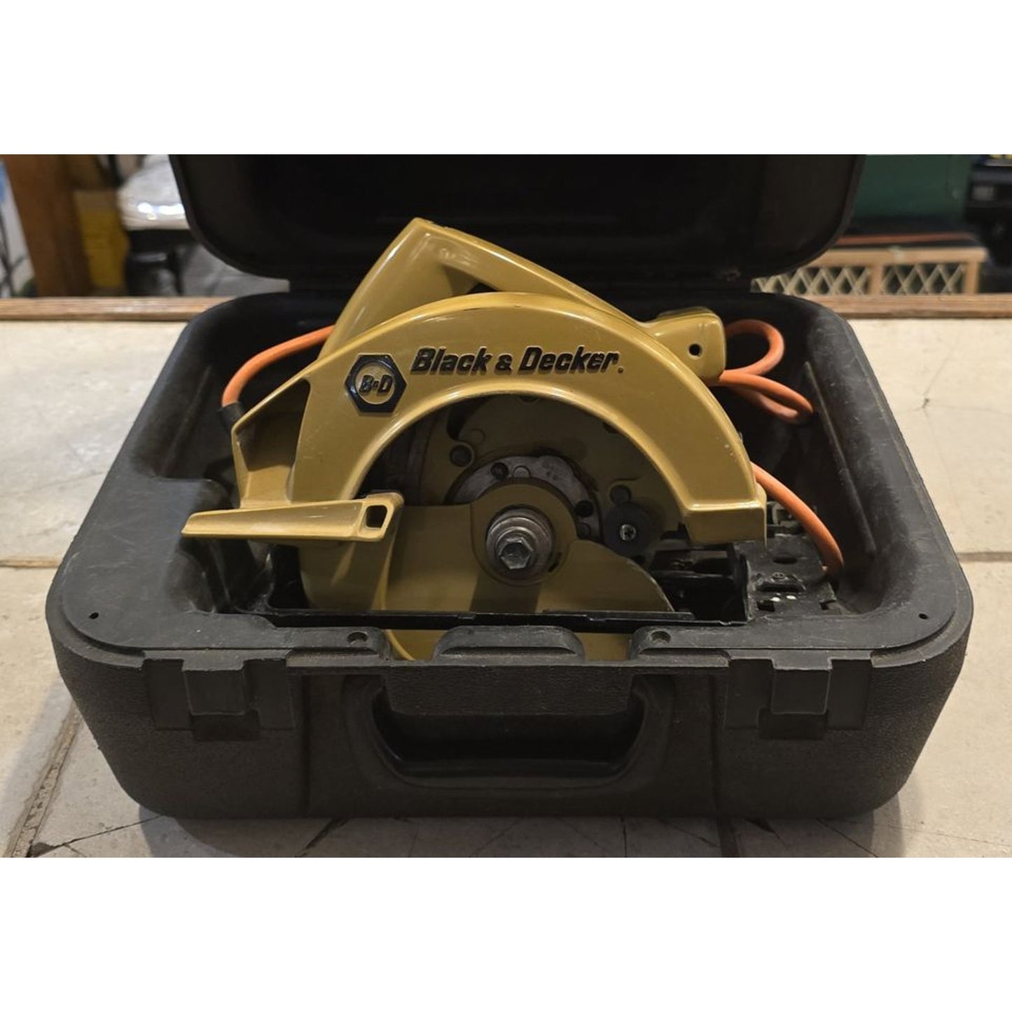 Black & Decker 7308 7-1/4" Circular Saw w/ Blades