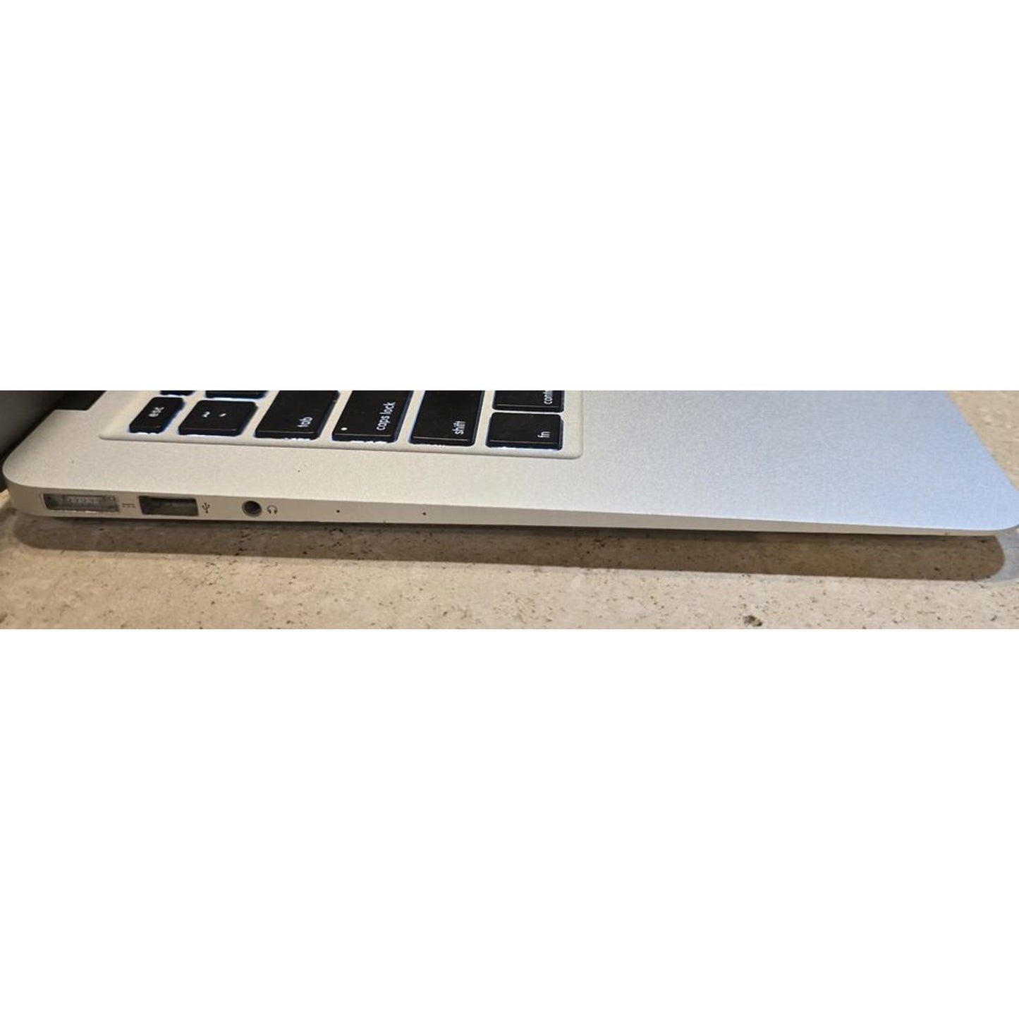 Apple Macbook Air 2015 / Intel Core I5 / 120GB SSD / 8GB Ram /